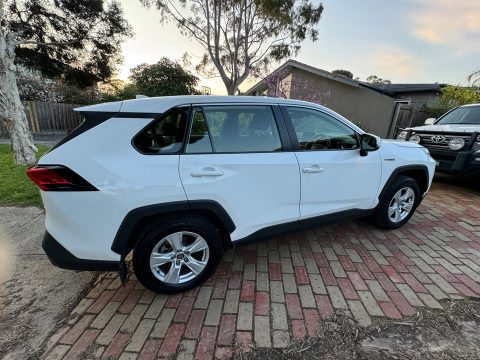 2020 Toyota RAV4 photo 6
