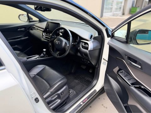 2020 Toyota C-Hr photo 8