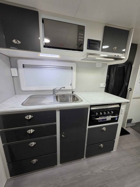 2018 Retreat Whitsunday 199C Triple Bunk photo 14