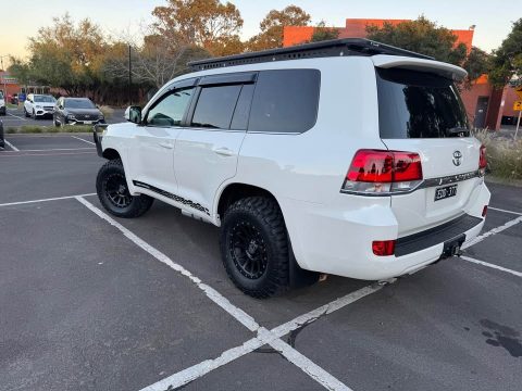 2019 Toyota  LandCruiser photo 5