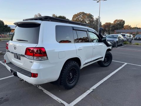2019 Toyota  LandCruiser photo 3