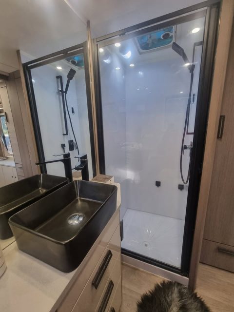 2019 Jayco Silverline 24.75’ photo 10