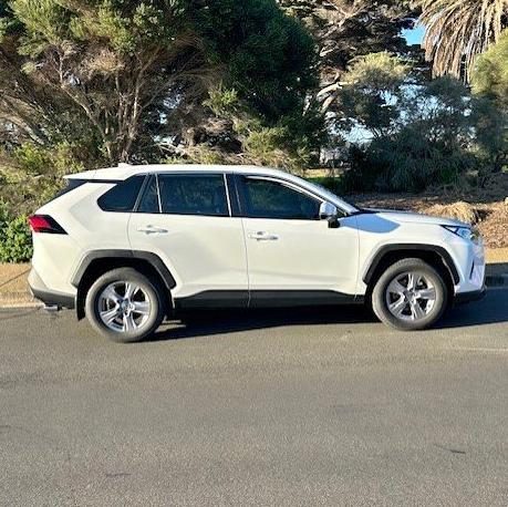 2022 Toyota RAV4 photo 2