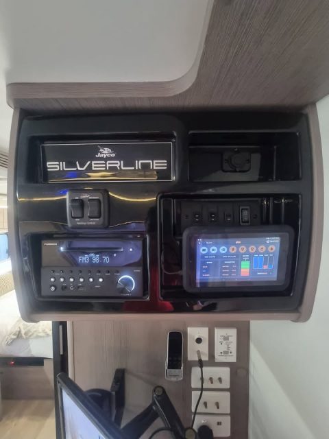 2019 Jayco Silverline 24.75’ photo 12